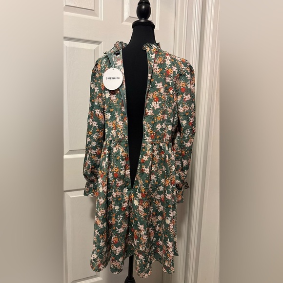 SHEIN Floral Green Dress - Picture 6 of 9